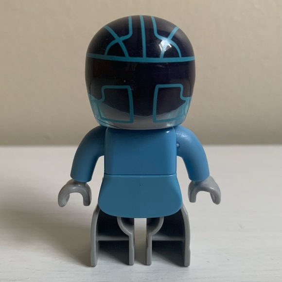 Lego Duplo Miles from Tomorrowland - Miles’ Space Adventures 10824 Disney Junior - Picture 4 of 5